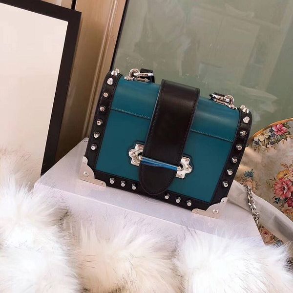 2018 new arrival women fashion shoulder bags fanny bag elegant tote 20cm casual shoulder bag crossbody bag for female
2018 new arrival women fashion shoulder bags fanny bag elegant tote 20cm casual shoulder bag crossbody bag for female