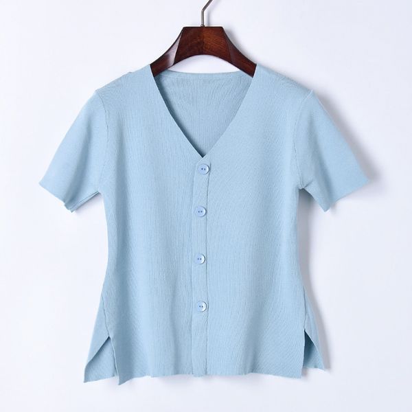 2018 summer new style pure color v collar short sleeve knitted blouse women's fashion casual all matched bottoming shirt, White
2018 summer new style pure color v collar short sleeve knitted blouse women's fashion casual all matched bottoming shirt, White