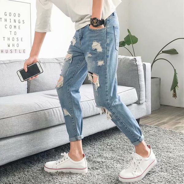 2018 spring and summer new men's jeans blue casual slim feet fashion wild personality hole street trend harem pants
2018 spring and summer new men's jeans blue casual slim feet fashion wild personality hole street trend harem pants