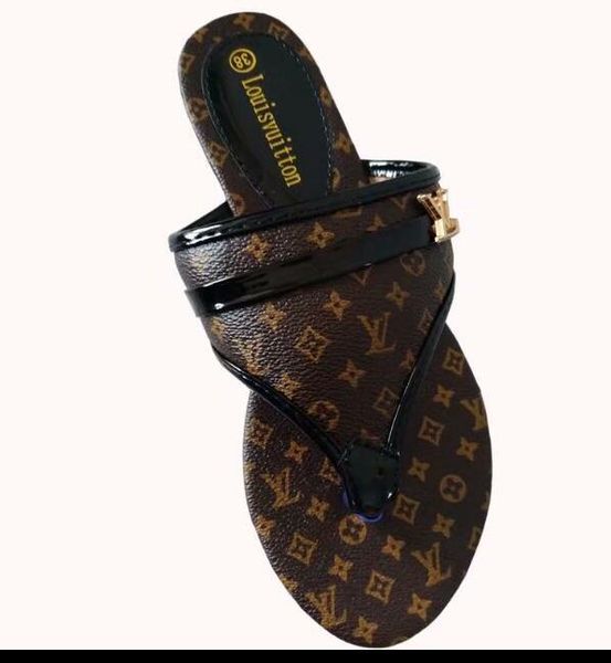 European and american individual lei ure women mkkbrand ummer fa hion leather non lip oft bottom lipper can be worn on the outdoor
European and american individual lei ure women mkkbrand ummer fa hion leather non lip oft bottom lipper can be worn on the outdoor