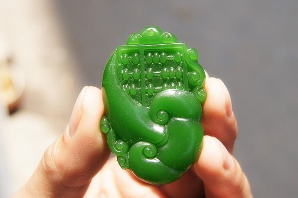 delivery -- beautiful (outer mongolia) jade hand carving wishful thinking (danfeng chaoyang) good luck. the oval necklace pendant., Silver
delivery -- beautiful (outer mongolia) jade hand carving wishful thinking (danfeng chaoyang) good luck. the oval necklace pendant., Silver