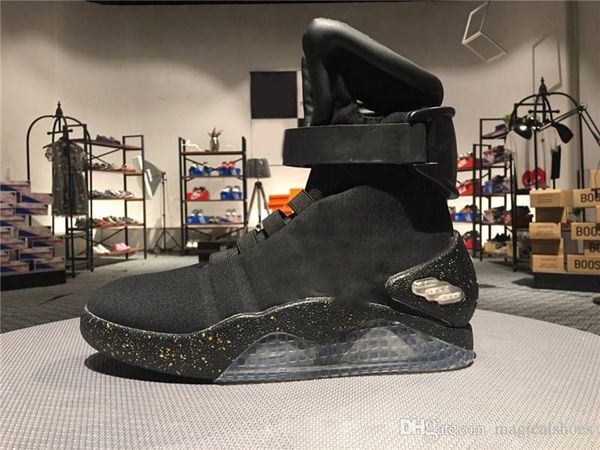Air Mag Назад в будущее Glow In The Dark Серые кроссовки Marty McFly's LED Shoes Черные ботинки Marty McFlys Кроссовки с коробкой Высокое качество
Air Mag Назад в будущее Glow In The Dark Серые кроссовки Marty McFly's LED Shoes Черные ботинки Marty McFlys Кроссовки с коробкой Высокое качество