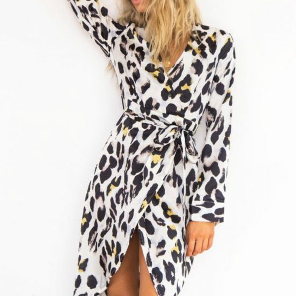 cool women leopard print chiffon long jackets open stitch women coat ladies suits thin streetwear, Black;brown 
cool women leopard print chiffon long jackets open stitch women coat ladies suits thin streetwear, Black;brown
