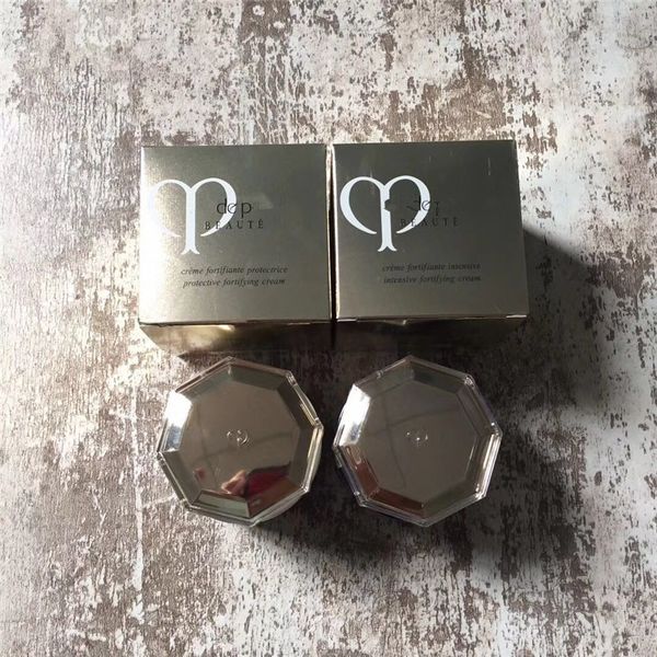 cpb cle de peau beaute day and night cream japan brand moisturizing skin care cpb oil essence, White
cpb cle de peau beaute day and night cream japan brand moisturizing skin care cpb oil essence, White