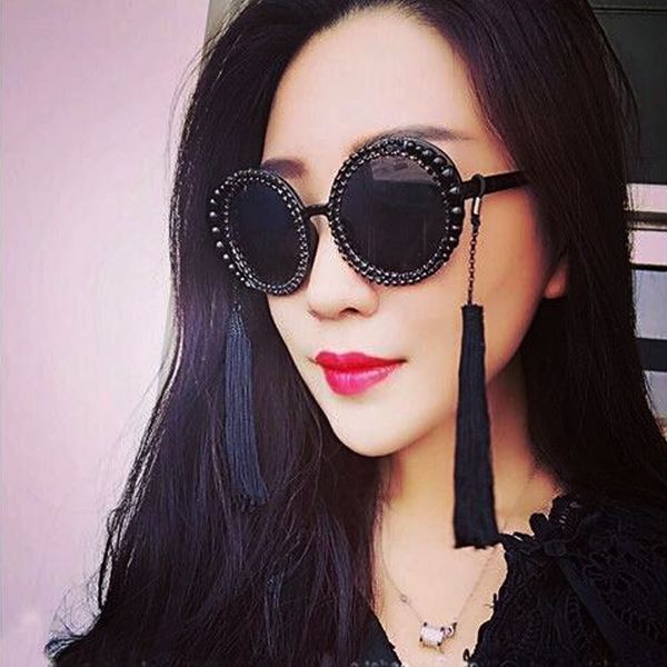 new fashion retro tassel baroque pearl sunglasses women personalized beach rhinestone vintage circle oversize sunglasses female, White;black
new fashion retro tassel baroque pearl sunglasses women personalized beach rhinestone vintage circle oversize sunglasses female, White;black