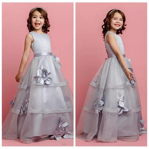 cute 2019 princess kids flower girls dress with 3d floral applique jewel flower girl dresses floor-length tulle gown for communication party, White;blue
cute 2019 princess kids flower girls dress with 3d floral applique jewel flower girl dresses floor-length tulle gown for communication party, White;blue