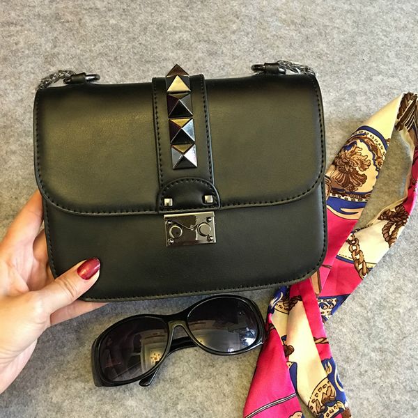 Новое Прибытие Роскошный Дизайн Женщины Сумка Geniune Кожа Заклепки Crossbody Сумка Изве
Новое Прибытие Роскошный Дизайн Женщины Сумка Geniune Кожа Заклепки Crossbody Сумка Изве