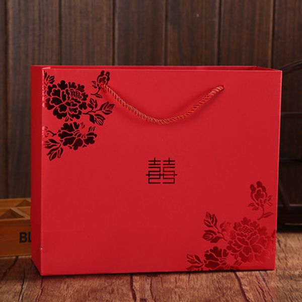 red big capacity paper gift bag with handle festival jewelry bags wedding birthday party gift package wrapping supplies
red big capacity paper gift bag with handle festival jewelry bags wedding birthday party gift package wrapping supplies