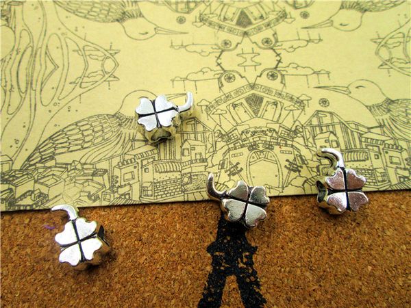 30pcs--lucky clover beads, antique tibetan silver four leaf clover bead, shamrock beadwork charms pendant 11x10mm, Bronze;silver
30pcs--lucky clover beads, antique tibetan silver four leaf clover bead, shamrock beadwork charms pendant 11x10mm, Bronze;silver