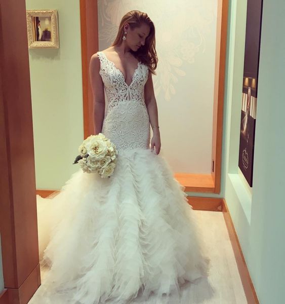 amazing mermaid lace wedding dresses deep v neck tiered bridal gowns sweep train tulle custom made vestidos de nnovia, White
amazing mermaid lace wedding dresses deep v neck tiered bridal gowns sweep train tulle custom made vestidos de nnovia, White