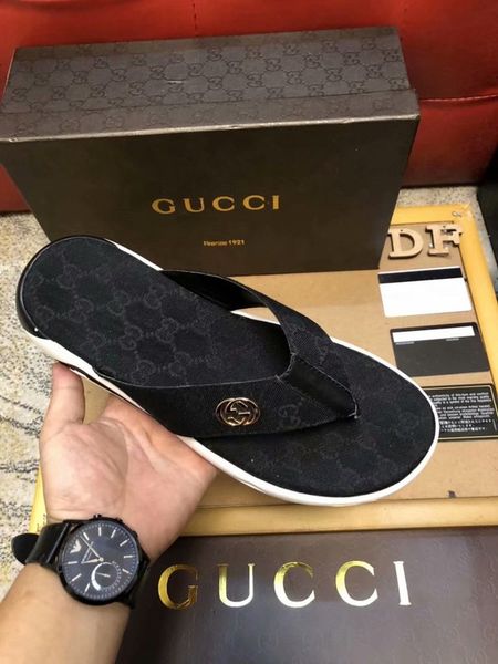 Men Women Sandals Designer Shoes Luxury Slide Summer Fashion Wide Flat Slippery With Thick Sandals Slipper Flip Flop
Men Women Sandals Designer Shoes Luxury Slide Summer Fashion Wide Flat Slippery With Thick Sandals Slipper Flip Flop