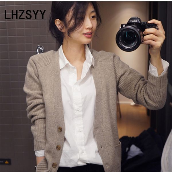 lhzsyy autumn winter new women' cashmere cardigan fashion v-neck loose solid color sweater short soft wool knitted female jacket, White;black
lhzsyy autumn winter new women' cashmere cardigan fashion v-neck loose solid color sweater short soft wool knitted female jacket, White;black