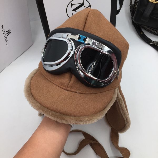 thickening warm qiu dong lei feng's cap joker to cap the color of camel's hair fashion with velvet belt outdoor han edition hat, Blue;gray
thickening warm qiu dong lei feng's cap joker to cap the color of camel's hair fashion with velvet belt outdoor han edition hat, Blue;gray