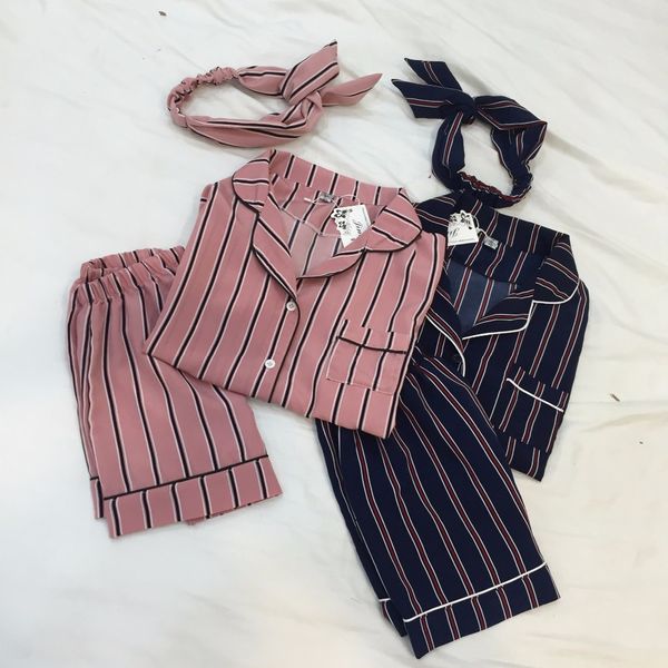 plus size summer 2018 fashion women pajamas turn-down collar sleepwear 2 two piece set shirt+shorts striped casual pajama sets, Black;red
plus size summer 2018 fashion women pajamas turn-down collar sleepwear 2 two piece set shirt+shorts striped casual pajama sets, Black;red