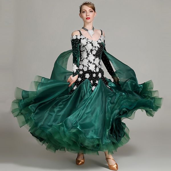 sequins ballroom dance competition dress fringe dance wear ballroom waltz dress foxtrot rumba costumes dancing clothes, Black;red
sequins ballroom dance competition dress fringe dance wear ballroom waltz dress foxtrot rumba costumes dancing clothes, Black;red