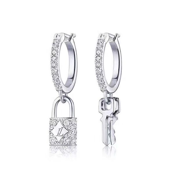 New Sterling Silver Designer Brand Dangel Earrings Luxury Louis Earrings with Stamps Luxury Famous Brand Jewelry Gift for Love
New Sterling Silver Designer Brand Dangel Earrings Luxury Louis Earrings with Stamps Luxury Famous Brand Jewelry Gift for Love