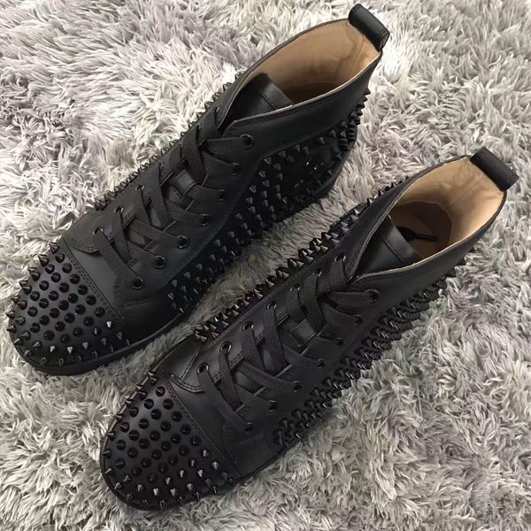 Best Gift -- Fashion Red Bottom Sneakers With White Black Spikes & Leather For Men & Women Skateboarding Party Designer Casual Shoes
Best Gift -- Fashion Red Bottom Sneakers With White Black Spikes & Leather For Men & Women Skateboarding Party Designer Casual Shoes