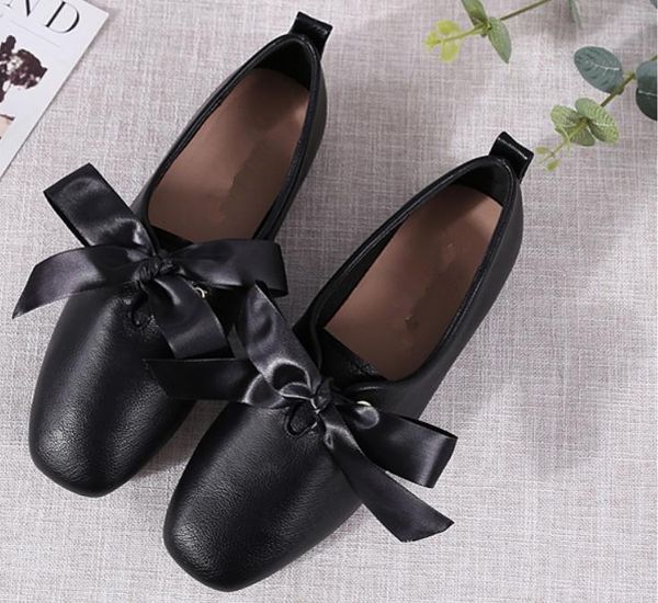 send 2018 spring and autumn new style flat bottom bowknot square head women's shoes, Black
send 2018 spring and autumn new style flat bottom bowknot square head women's shoes, Black