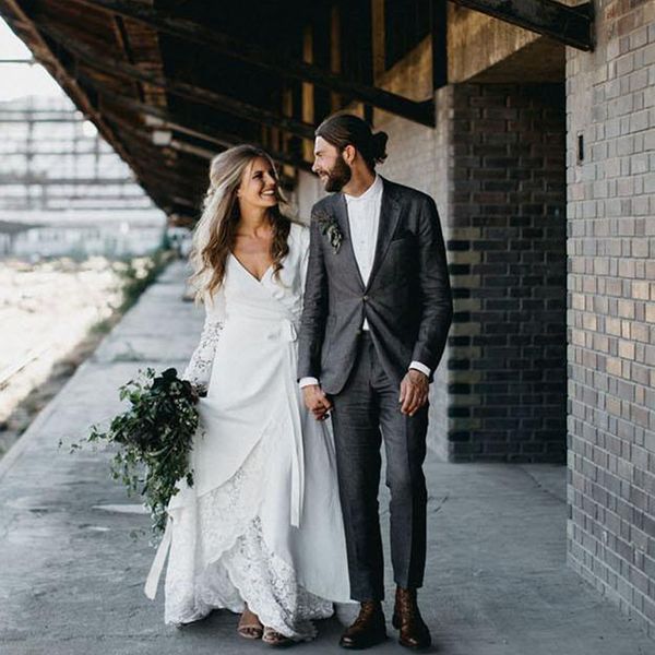 vintage hippie wedding dresses country crochet lace a line bohemian v-neck long sleeve elegant bridal gowns plus size vestido de noiva, White
vintage hippie wedding dresses country crochet lace a line bohemian v-neck long sleeve elegant bridal gowns plus size vestido de noiva, White