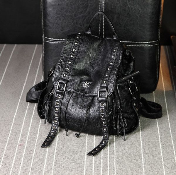 2018 knapsack student backpack fashion leisure women shoulder bag pu backpack style women handbag big black rivet string a03722
2018 knapsack student backpack fashion leisure women shoulder bag pu backpack style women handbag big black rivet string a03722