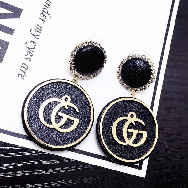 Wholesale Italy Luxury Brand Designer Stud Earrings Double Letter Circle Women's Wedding Earrings Des Boucles D'oreilles Orecchini
Wholesale Italy Luxury Brand Designer Stud Earrings Double Letter Circle Women's Wedding Earrings Des Boucles D'oreilles Orecchini