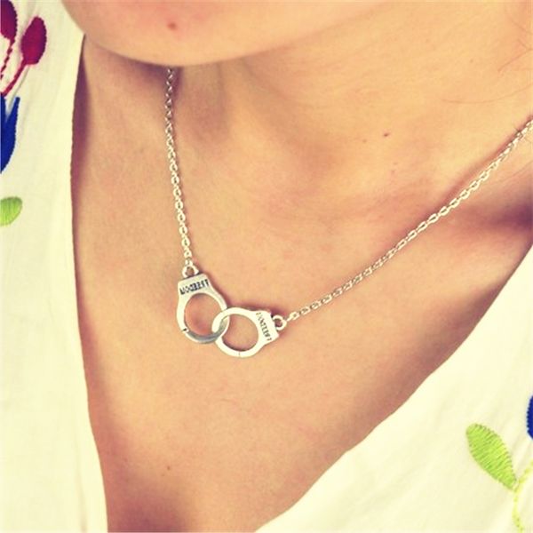 qumorain fashion jewelry handcuffs choker pendant necklace women/girl lover valentine's day gifts, Silver
qumorain fashion jewelry handcuffs choker pendant necklace women/girl lover valentine's day gifts, Silver