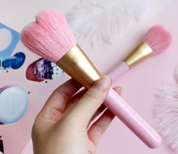 cute heart shape single blush soft goat hair brush powder makeup brush with pink handle pp brush
cute heart shape single blush soft goat hair brush powder makeup brush with pink handle pp brush