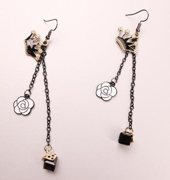 new south korea hits high fashion accessories earrings queen's crown crystal sparkling fashion earrings fashion classic exquisite elega, Silver
new south korea hits high fashion accessories earrings queen's crown crystal sparkling fashion earrings fashion classic exquisite elega, Silver