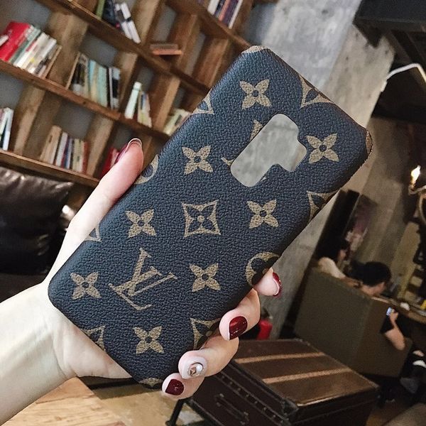 Luxury Leather Case For iPhone X XS Max XR 8 7 6 6S Plus Case fashion Brand Back Phone Cover Protection Coque For Samsung S10 S9 S8 Note9 8
Luxury Leather Case For iPhone X XS Max XR 8 7 6 6S Plus Case fashion Brand Back Phone Cover Protection Coque For Samsung S10 S9 S8 Note9 8