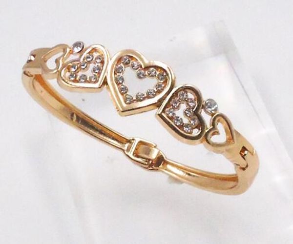 style heart-shaped female open oval bracelet stylish heart-shaped bracelet with zircon bracelet is exquisite and elegant, Black 
style heart-shaped female open oval bracelet stylish heart-shaped bracelet with zircon bracelet is exquisite and elegant, Black