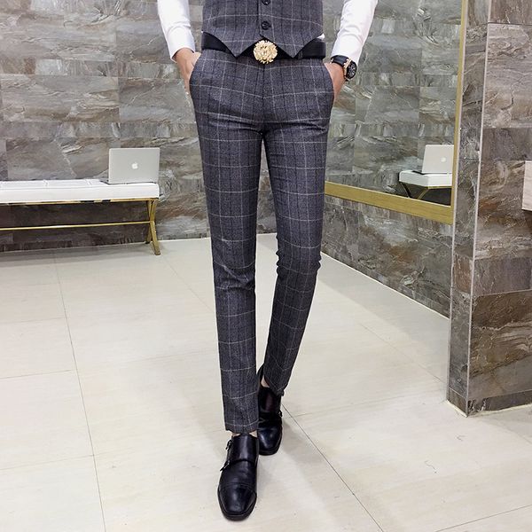 2018 new men's boutique fashion plaid formal business suit pants / wedding dress men's suit pants male casual plaid trousers, White;black
2018 new men's boutique fashion plaid formal business suit pants / wedding dress men's suit pants male casual plaid trousers, White;black