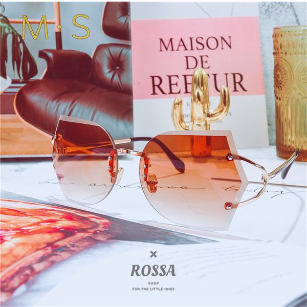 ms 2018 new oversize fashion brand sunglasses rimless sunglasses woman shades mirror square rimless sun glasses for female, White;black
ms 2018 new oversize fashion brand sunglasses rimless sunglasses woman shades mirror square rimless sun glasses for female, White;black