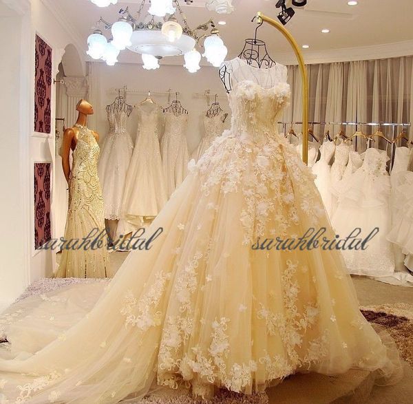 2019 new garden yellow lace wedding dresses bridal gowns flowers tulle sweetheart lace up back custom made ball gown long train blush pink, White
2019 new garden yellow lace wedding dresses bridal gowns flowers tulle sweetheart lace up back custom made ball gown long train blush pink, White