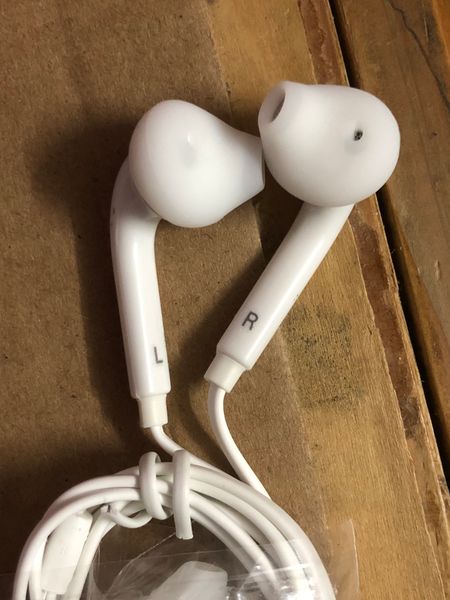 In ear 3 5mm jack head et mic remote control volum earphone for am ung galaxy 5 4 i9800 6 7 note 4 8 white black
In ear 3 5mm jack head et mic remote control volum earphone for am ung galaxy 5 4 i9800 6 7 note 4 8 white black
