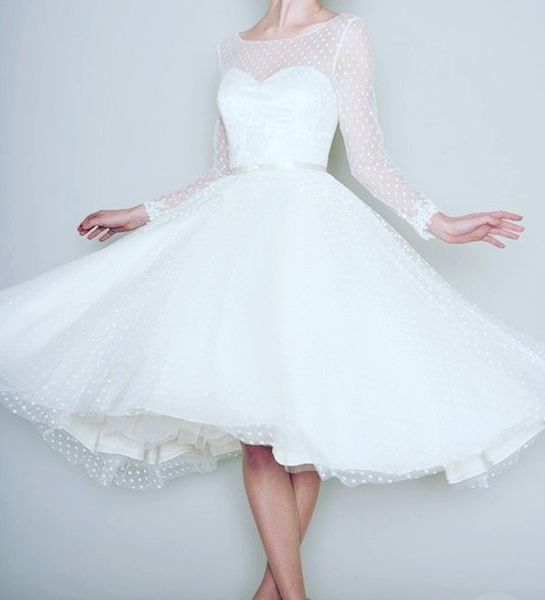 1950's vintage long sleeve short wedding dress women bridal dresses tea length retro dotted wedding gown spring new custom made, White
1950's vintage long sleeve short wedding dress women bridal dresses tea length retro dotted wedding gown spring new custom made, White