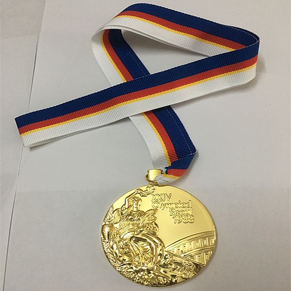 1 pcs new arrival the 1988 korea seoul xxiv olympic game gold medal sport collectible award badge with ribbon ing
1 pcs new arrival the 1988 korea seoul xxiv olympic game gold medal sport collectible award badge with ribbon ing