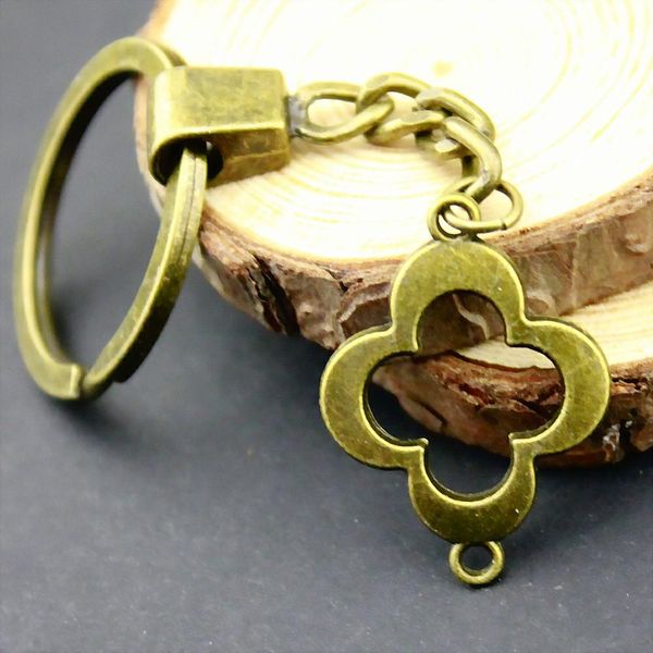 6 pieces key chain women key rings fashion keychains for men clover connector 29x22mm, Slivery;golden
6 pieces key chain women key rings fashion keychains for men clover connector 29x22mm, Slivery;golden
