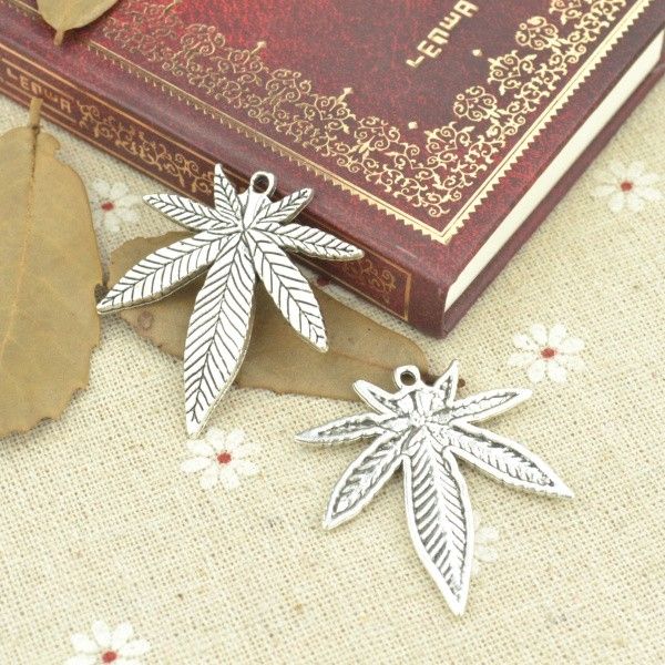 100 pcs/lot antique silver plated maple leaf charms pendants for jewelry making diy handmade craft 39*33mm, Bronze;silver
100 pcs/lot antique silver plated maple leaf charms pendants for jewelry making diy handmade craft 39*33mm, Bronze;silver
