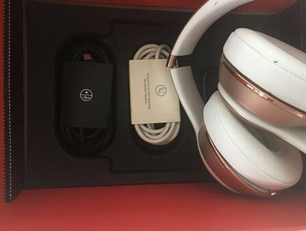 2018 HOT 3.0 Wireless Earphones Bluetooth Headsets with W1 CHIP though icloud connect noise cancelling sport headphones with retail box
2018 HOT 3.0 Wireless Earphones Bluetooth Headsets with W1 CHIP though icloud connect noise cancelling sport headphones with retail box