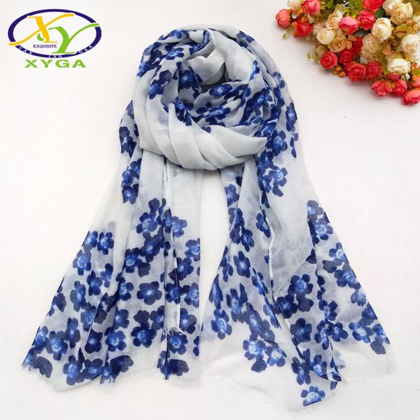 cotton blue flower printed women scarf with tassel spring new fashion soft ladies shawl thin summer bikini cover head
cotton blue flower printed women scarf with tassel spring new fashion soft ladies shawl thin summer bikini cover head