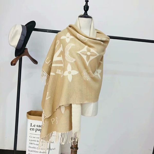 Top Quality Classic European Designer Womens luxury brands Print Silk Scarf Elegant Ladies Wrap scarves size
Top Quality Classic European Designer Womens luxury brands Print Silk Scarf Elegant Ladies Wrap scarves size