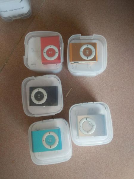 Новый ЖК-экран Металлический мини-клип MP3-плеер + наушники + USB-кабель с Micro TF / SD слот Портативный MP3-плеер
Новый ЖК-экран Металлический мини-клип MP3-плеер + наушники + USB-кабель с Micro TF / SD слот Портативный MP3-плеер