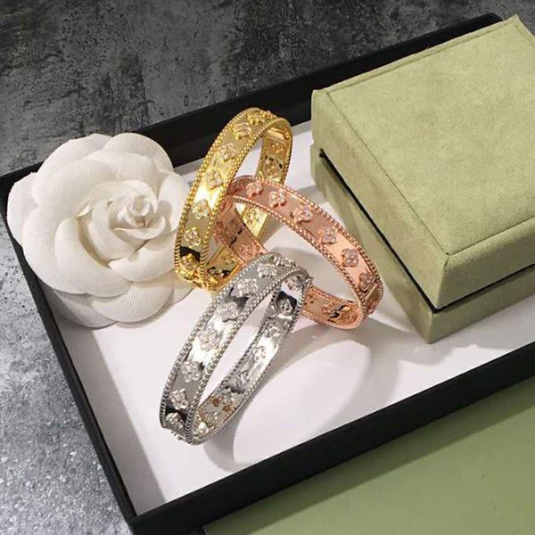 2018 fashion charm jewelry 18k gold plated cz flower cuff bracelets CZ bangle for women the best gift
2018 fashion charm jewelry 18k gold plated cz flower cuff bracelets CZ bangle for women the best gift