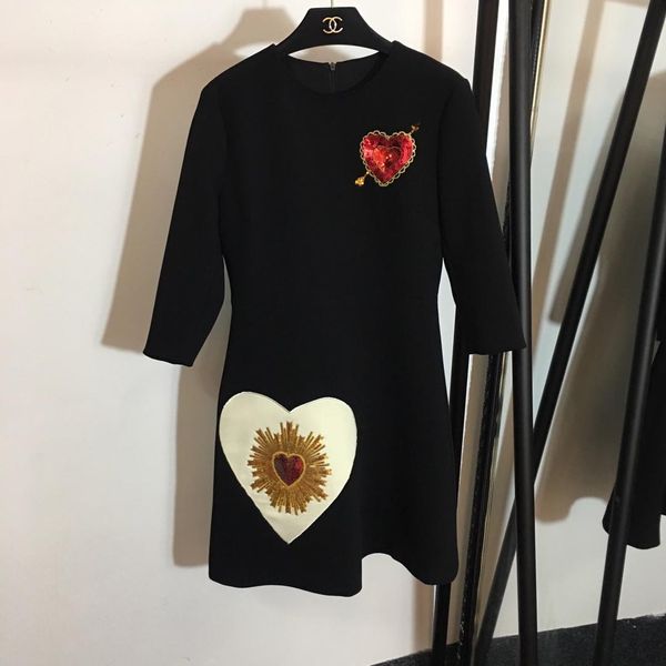 designer 2018 black o neck 3/4 long sleeves women's dress high end hearts sequins milan runway gown 82789
designer 2018 black o neck 3/4 long sleeves women's dress high end hearts sequins milan runway gown 82789