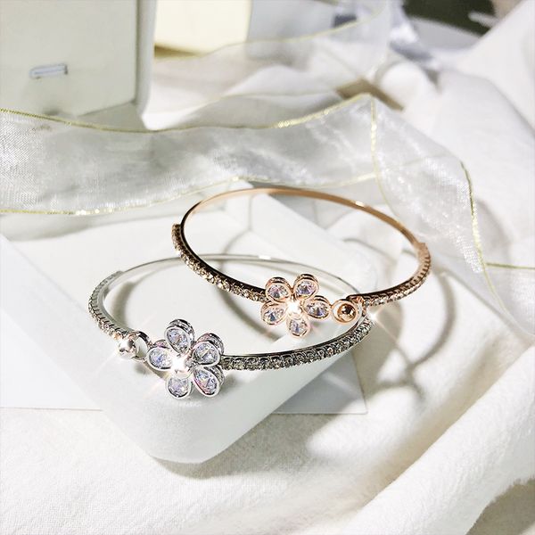 korean version with simple cold breeze bracelet open rose gold crystal petals bracelet female jewelry accessorise, Black
korean version with simple cold breeze bracelet open rose gold crystal petals bracelet female jewelry accessorise, Black