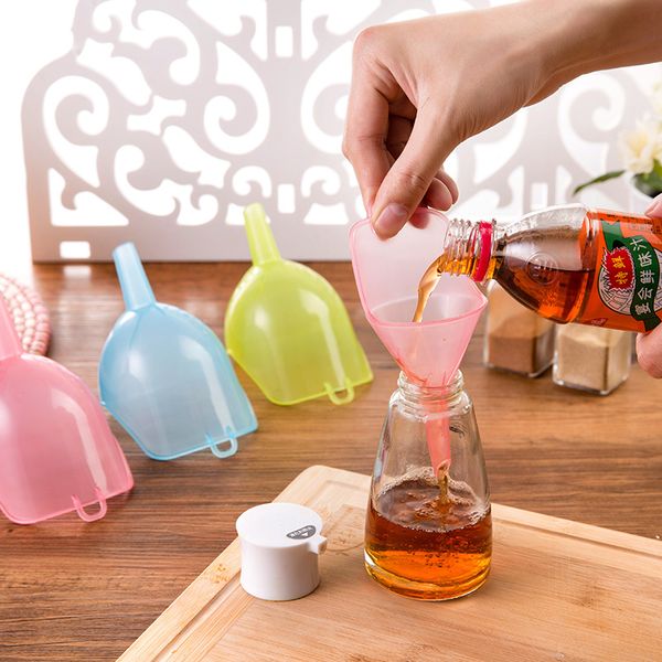 plastic large funnel household oil kettle small and big 2 pieces pack leak prevention mini wine kettle oil funnel
plastic large funnel household oil kettle small and big 2 pieces pack leak prevention mini wine kettle oil funnel