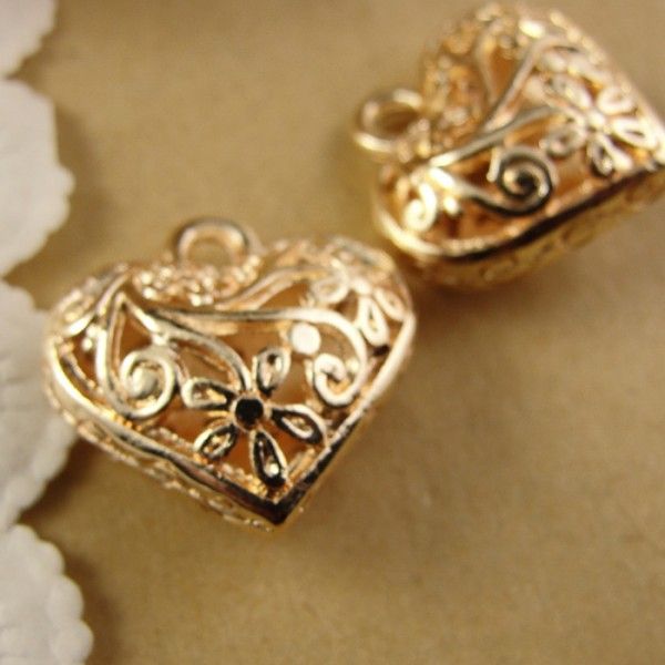 60 pcs rose gold 3d love heart charms pendant hollow out charms 20*20*9mm good for craft, Bronze;silver
60 pcs rose gold 3d love heart charms pendant hollow out charms 20*20*9mm good for craft, Bronze;silver