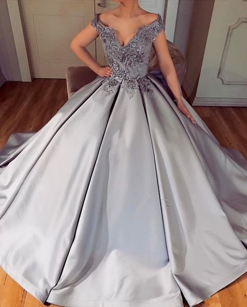 2018 silver quinceanera ball gown dresses v neck cap sleeves 3d floral lace appliques beaded backless sweep train party prom evening gowns, Blue;red
2018 silver quinceanera ball gown dresses v neck cap sleeves 3d floral lace appliques beaded backless sweep train party prom evening gowns, Blue;red