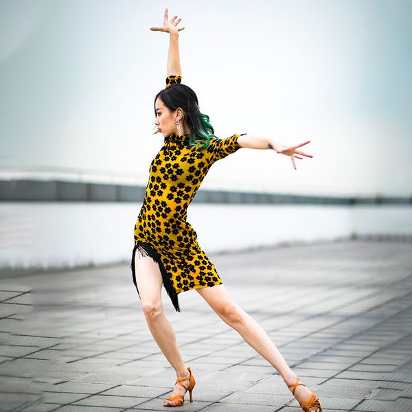 cheongsam танец платье женщины латинское платье танго латинская сальса самба костюмы современные танцевальные костюмы танцевальная одежда же, Black;red
cheongsam танец платье женщины латинское платье танго латинская сальса самба костюмы современные танцевальные костюмы танцевальная одежда же, Black;red