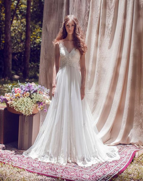 fairy wedding dresses pleats tulle with applique v-neck sleeveless zipper back sweep train bridal gowns plus size, White
fairy wedding dresses pleats tulle with applique v-neck sleeveless zipper back sweep train bridal gowns plus size, White